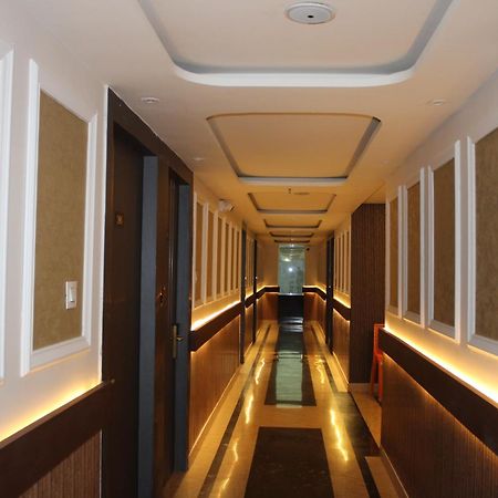 Hotel Gold Stone カーンプル エクステリア 写真