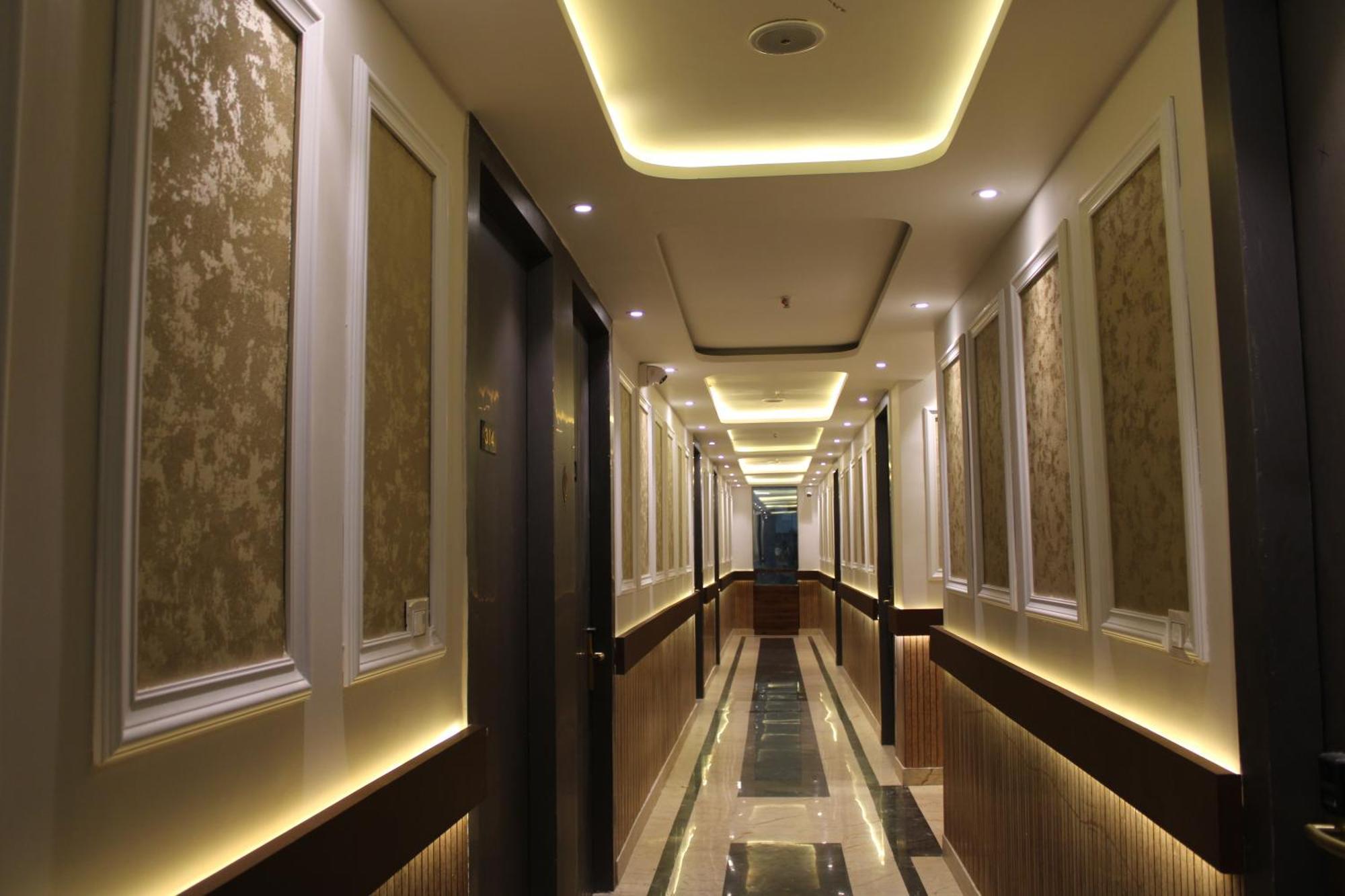 Hotel Gold Stone カーンプル エクステリア 写真
