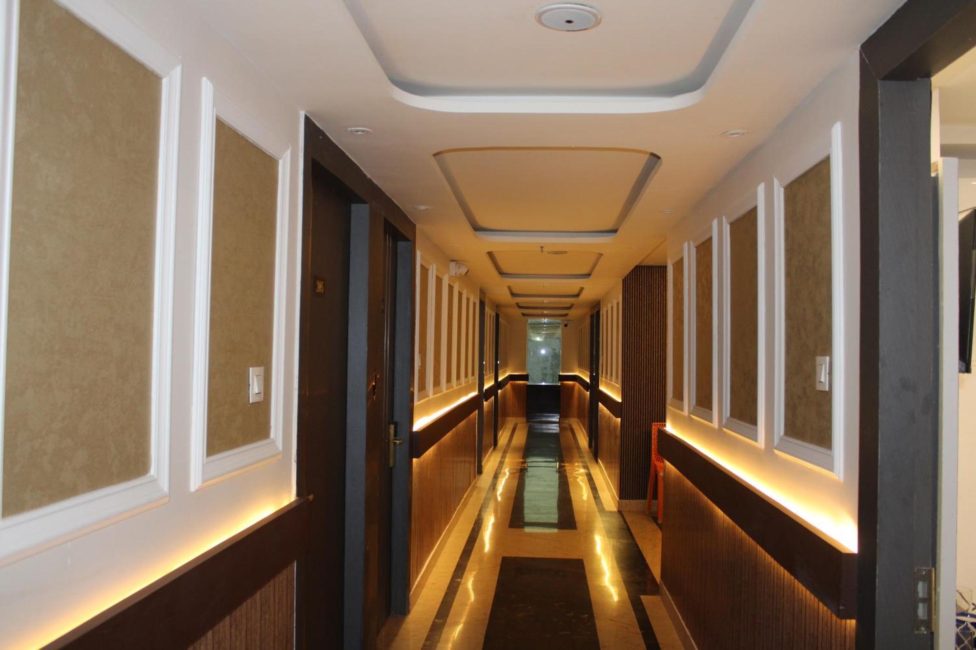 Hotel Gold Stone カーンプル エクステリア 写真