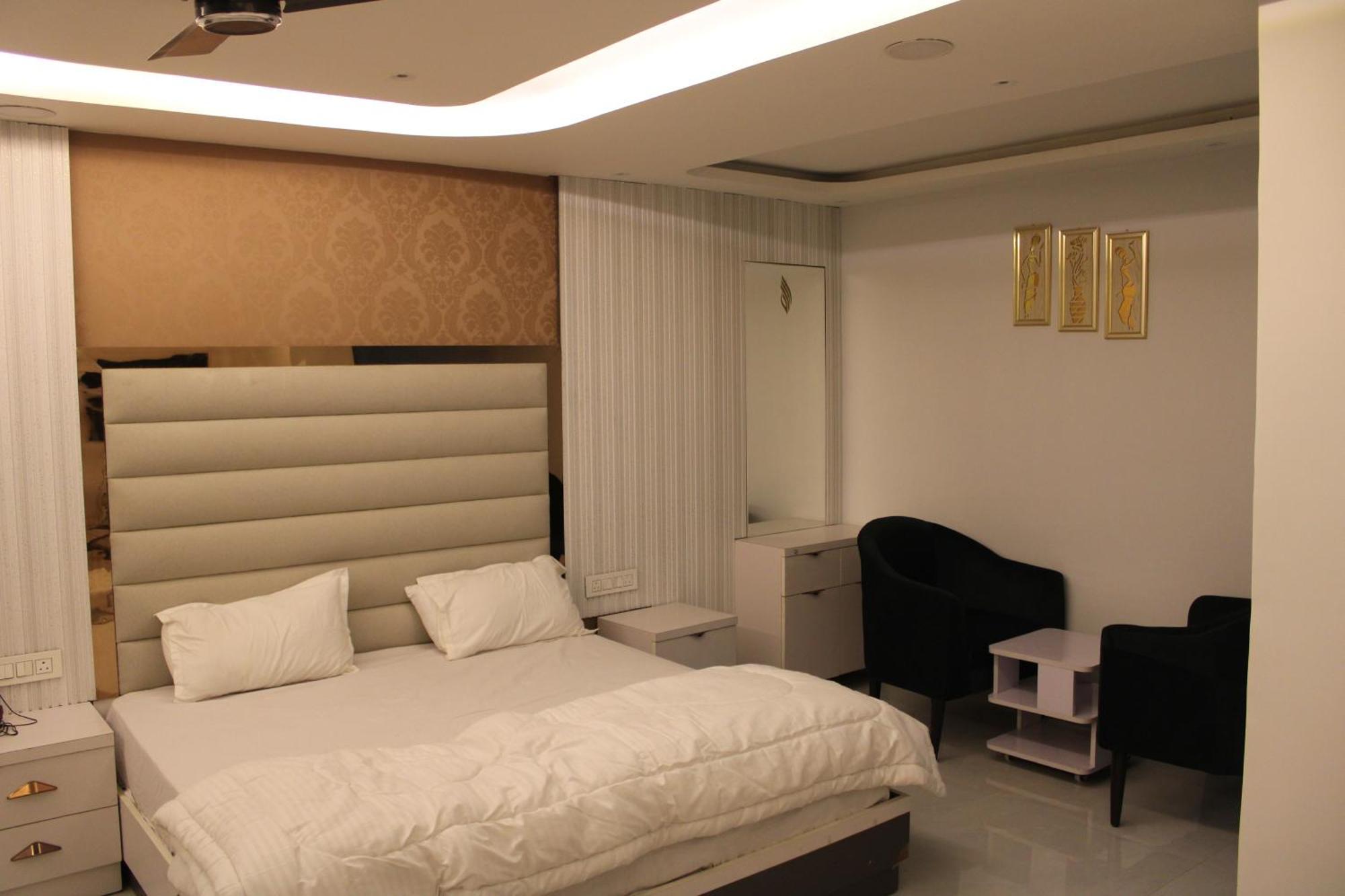 Hotel Gold Stone カーンプル エクステリア 写真